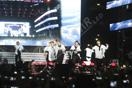 Fashion Show P5.33 Led Display Stage LED Screens Indoor 35200 Dots/㎡